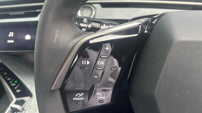 Peugeot 3008 157kW Allure 73kWh 5dr Auto Electric Estate - Image 23